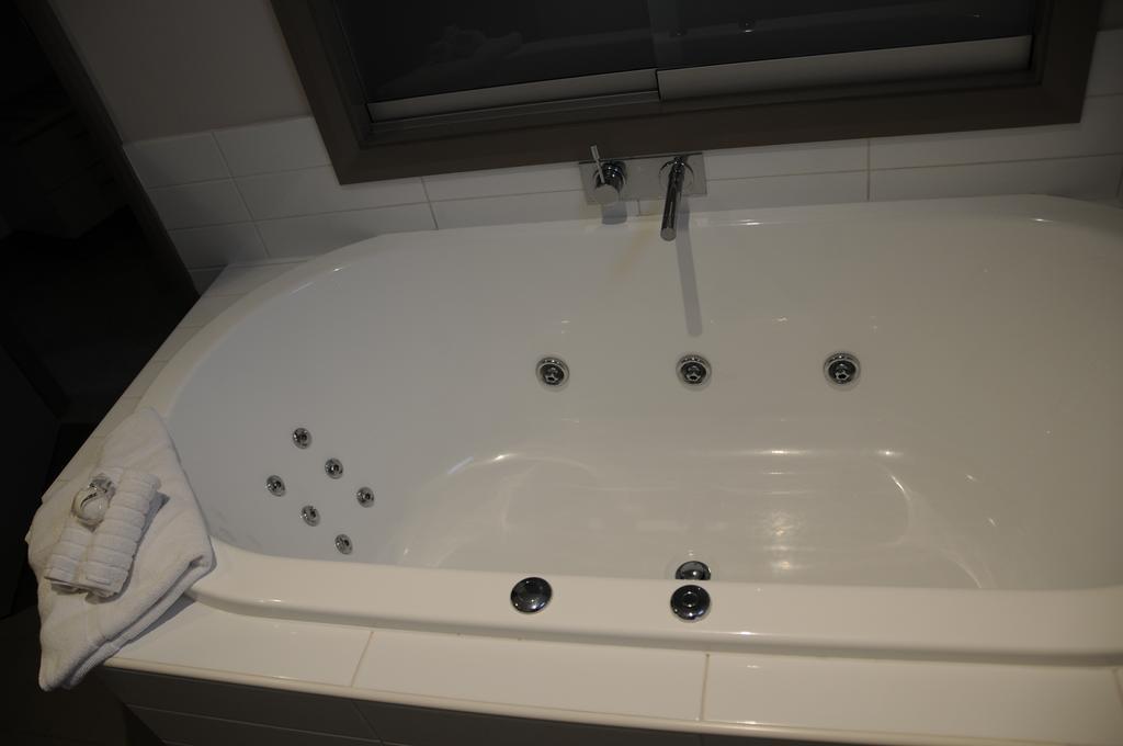 Saltair Luxury Accommodation - Adults Only Albany Phòng bức ảnh
